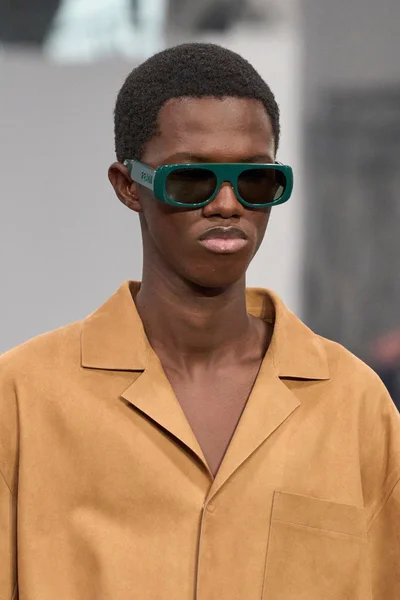 Look 95